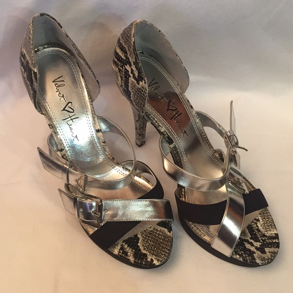 Velvet Heart 💕Women's Oriana High Heels Platforms - Picture 5 of 8
